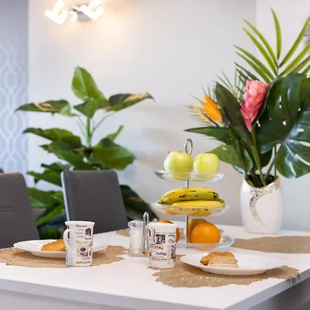 Stylish Design With Ocean, Pool View, King Size Bed, Wifi, Smart Tv, Free Parking 2 Pools Access Apartment Costa Adeje  Exterior photo