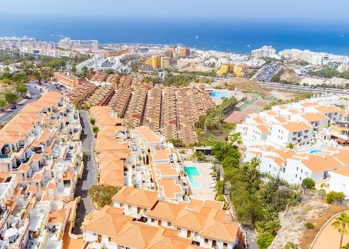 Stylish Design With Ocean, Pool View, King Size Bed, Wifi, Smart Tv, Free Parking 2 Pools Access