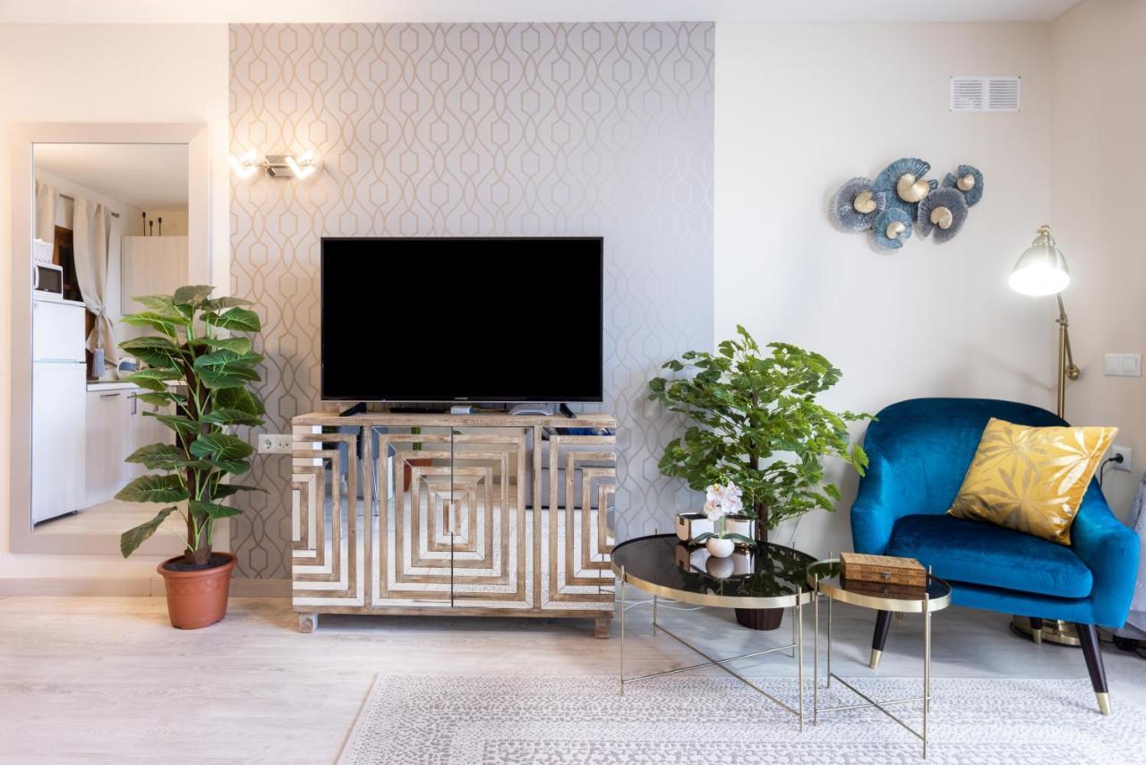 Stylish Design With Ocean, Pool View, King Size Bed, Wifi, Smart Tv, Free Parking 2 Pools Access * Costa Adeje (Tenerife)
