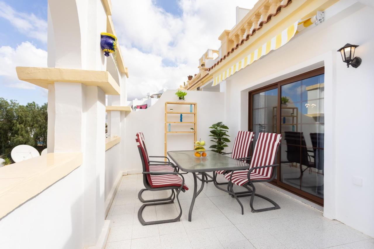 Stylish Design With Ocean, Pool View, King Size Bed, Wifi, Smart Tv, Free Parking 2 Pools Access Apartament *