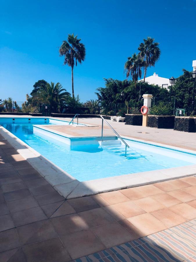 Apartment Stylish Design With Ocean, Pool View, King Size Bed, Wifi, Smart Tv, Free Parking 2 Pools Access