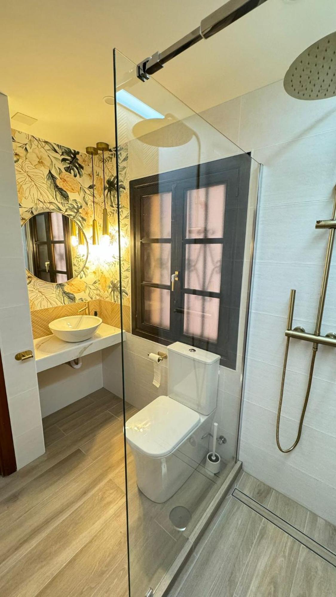Stylish Design With Ocean, Pool View, King Size Bed, Wifi, Smart Tv, Free Parking 2 Pools Access Apartment Costa Adeje (Tenerife)